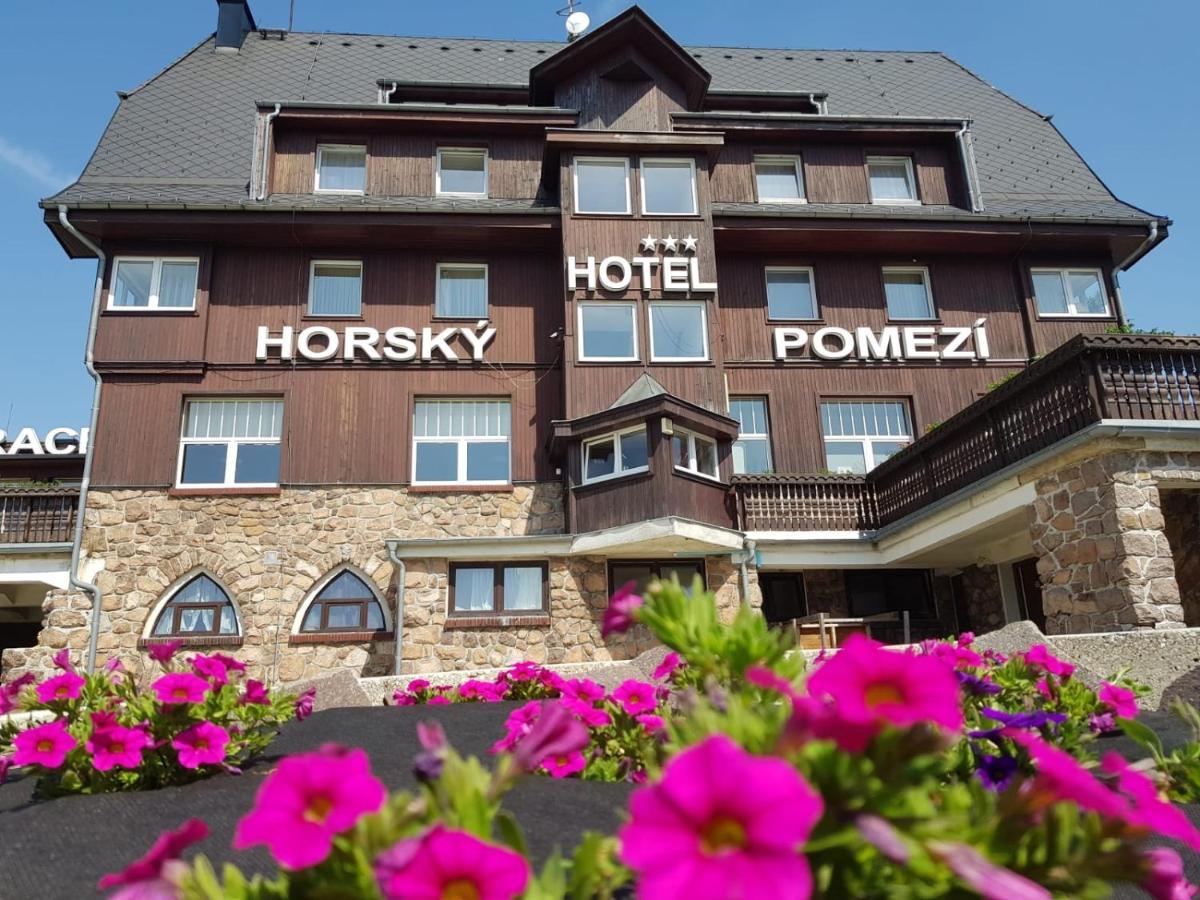 Hotel A Restaurace Pomezi Cínovec Εξωτερικό φωτογραφία
