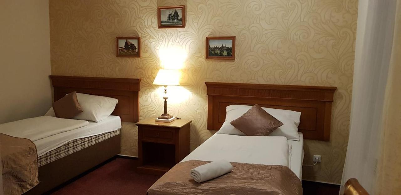 Hotel A Restaurace Pomezi Cínovec Εξωτερικό φωτογραφία
