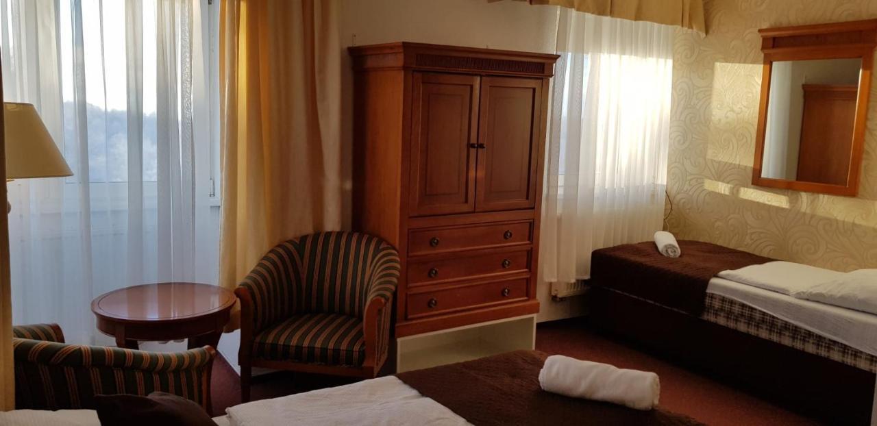 Hotel A Restaurace Pomezi Cínovec Εξωτερικό φωτογραφία