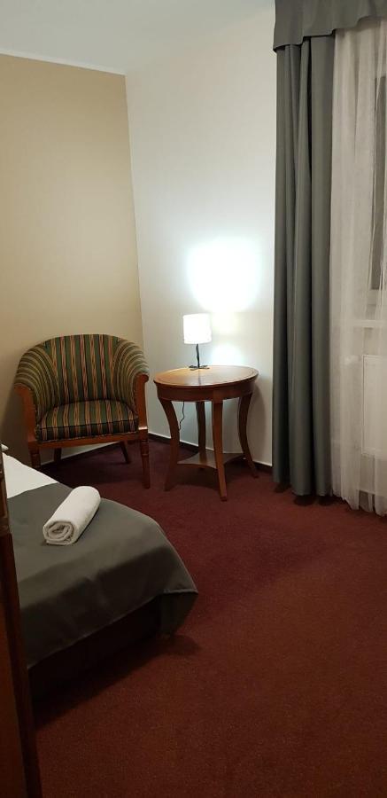 Hotel A Restaurace Pomezi Cínovec Εξωτερικό φωτογραφία