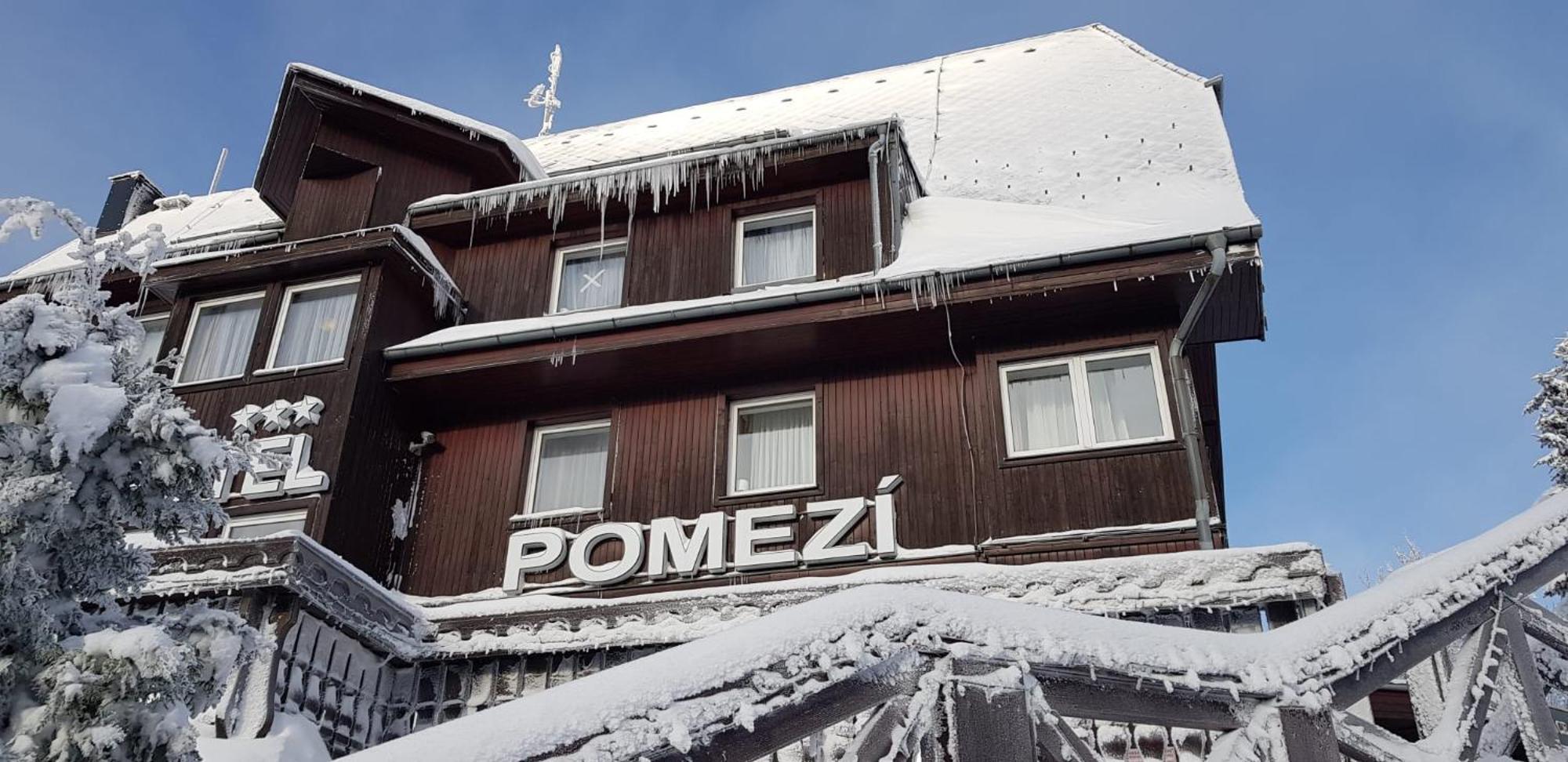 Hotel A Restaurace Pomezi Cínovec Εξωτερικό φωτογραφία